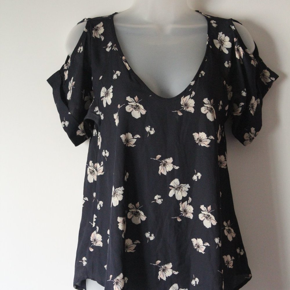 🙋Sienna Sky Floral Blouse